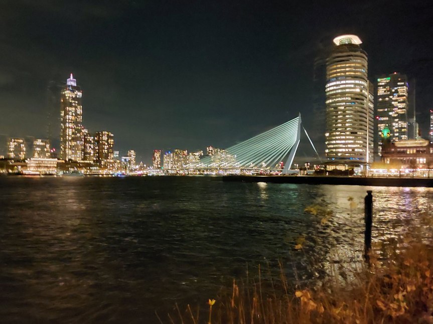 VAN PERSIE HOUDT EER AAN&nbsp;ZICHZELF